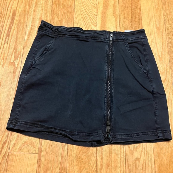 Dark Wash American Eagle Zip Detail Skirt - Picture 1 of 4